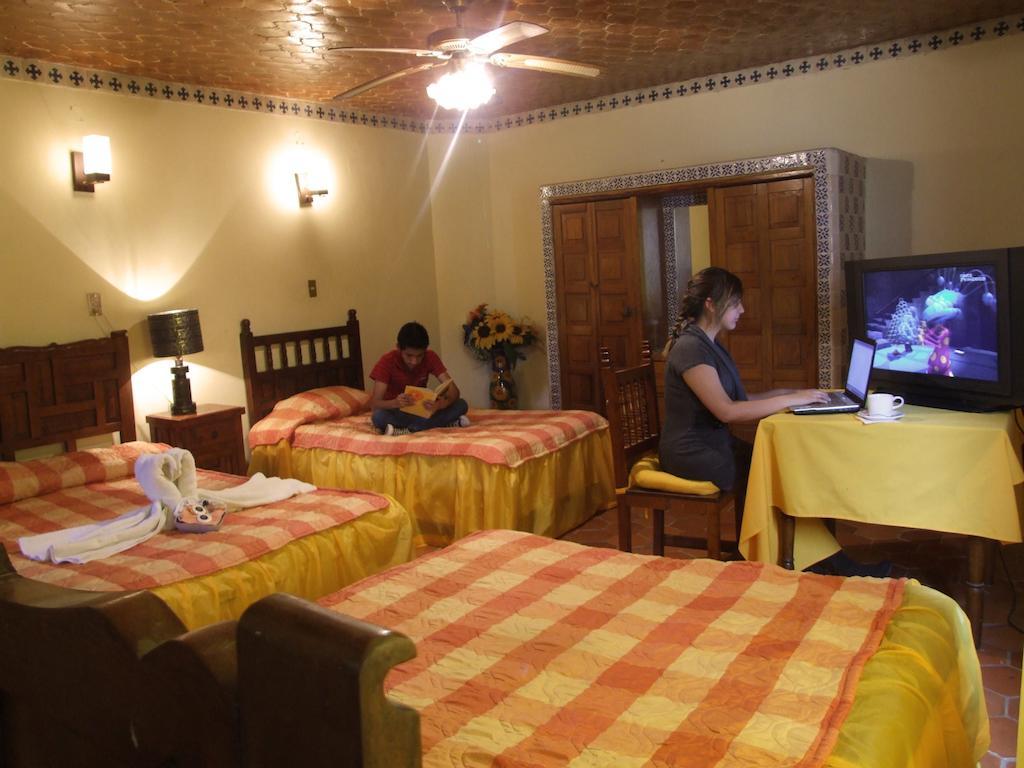Hotel Colonial Dolores Hidalgo Habitación foto